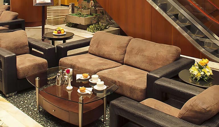 admiral-plaza-lounge